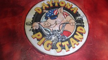 pig stand2